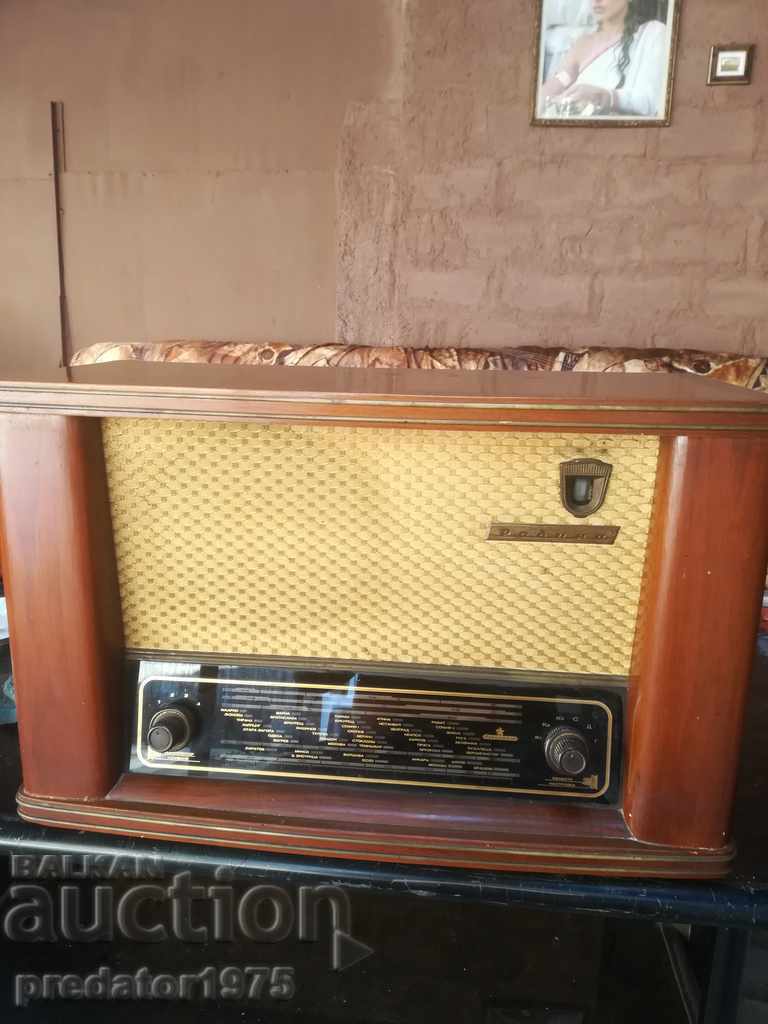 old radio with price 80.00 BGN | € 40.90