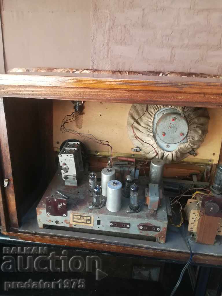 Delivery of old radio