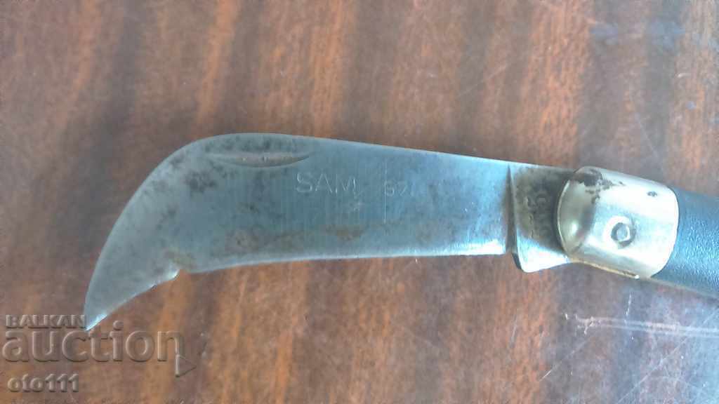 CUȚIT VECHI - CU MARCAJ cu preț € 10.00 | 19.56 BGN