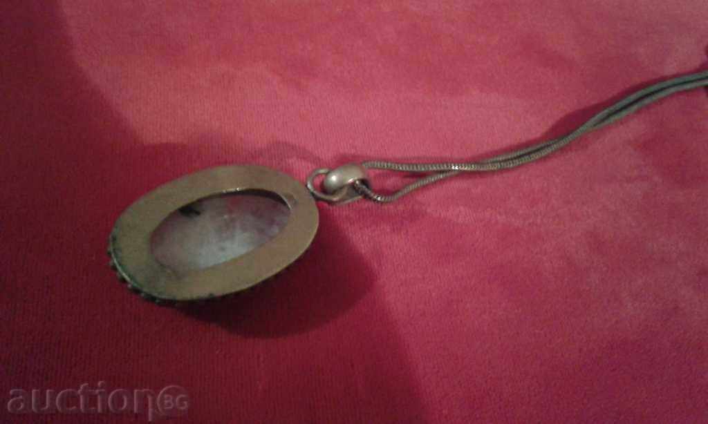 Delivery of Necklace with lunar stone