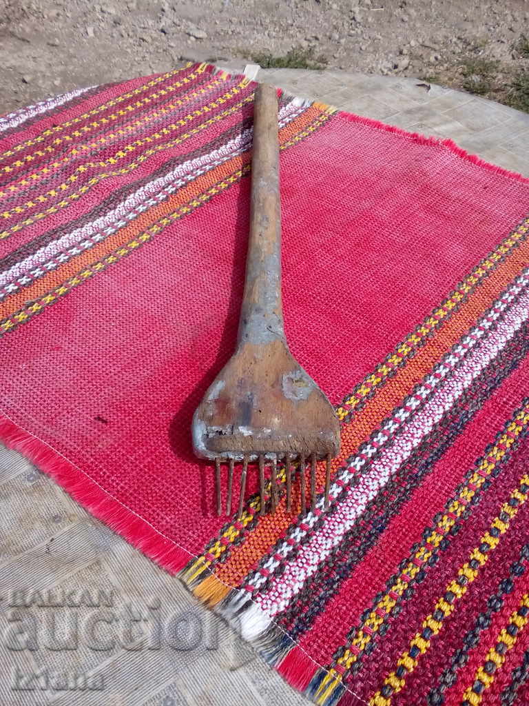 An old wooden tool with price 10.00 BGN | € 5.11