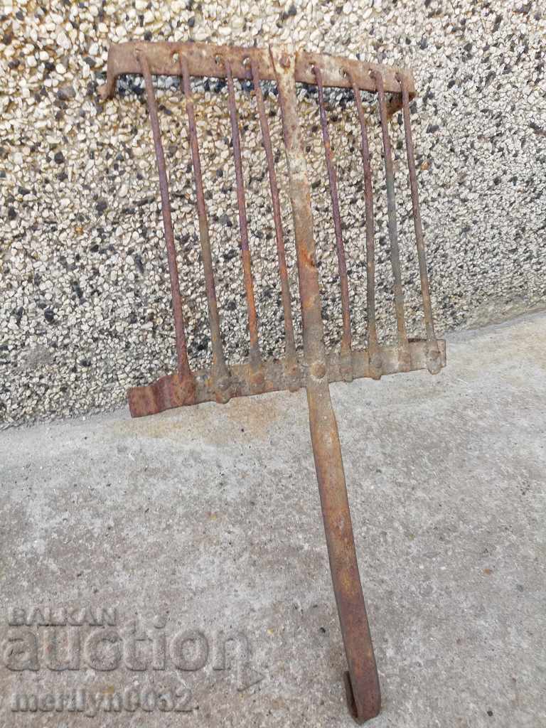 Old hand forged grill, steakhouse, wrought iron with price 49.00 BGN | € 25.05 Old hand forged grill, steakhouse, wrought iron with price 49.00 BGN | € 25.05