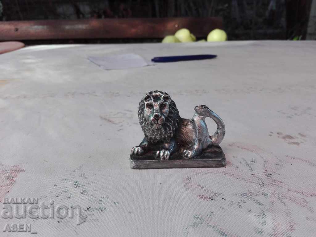 μεταλλική φιγούρα - λιοντάρι