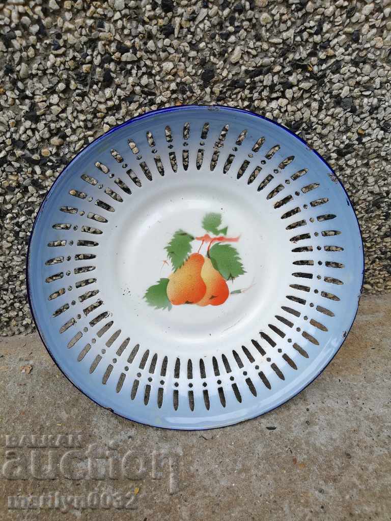 Old enamelled bread pan enamel from the 1960s with price 46.00 BGN | € 23.52 Old enamelled bread pan enamel from the 1960s with price 46.00 BGN | € 23.52