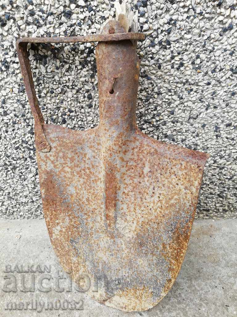 Παλιά φτυάρι, σφυρήλατο σίδερο με τιμή 39.00 BGN | € 19.94 Παλιά φτυάρι, σφυρήλατο σίδερο με τιμή 39.00 BGN | € 19.94