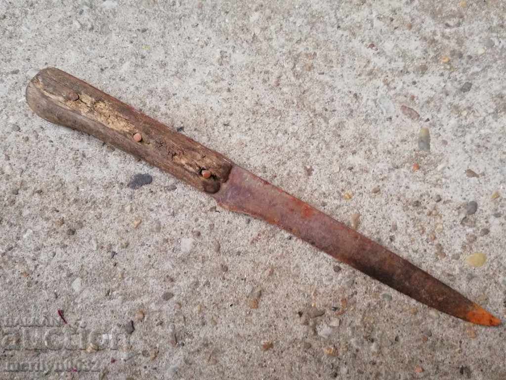 Old butcher knife without kana kama kulak with price 20.00 BGN | € 10.23 Old butcher knife without kana kama kulak with price 20.00 BGN | € 10.23
