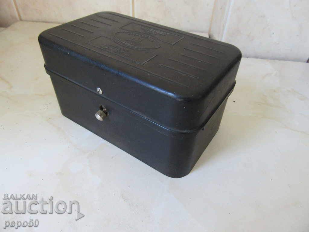 Delivery of LABORATORY WIDTH LUGGAGE COMPONENT / 2 / Delivery of LABORATORY WIDTH LUGGAGE COMPONENT / 2 /