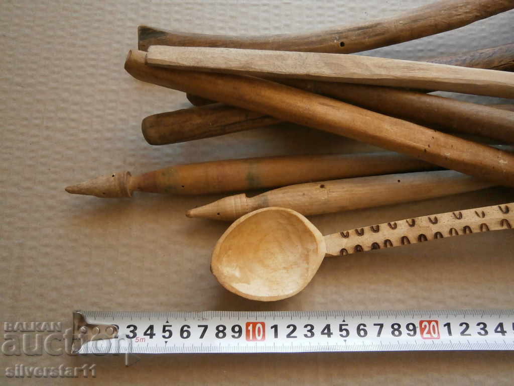 Delivery of wooden primitive spoon spindle stirrer lot Delivery of wooden primitive spoon spindle stirrer lot