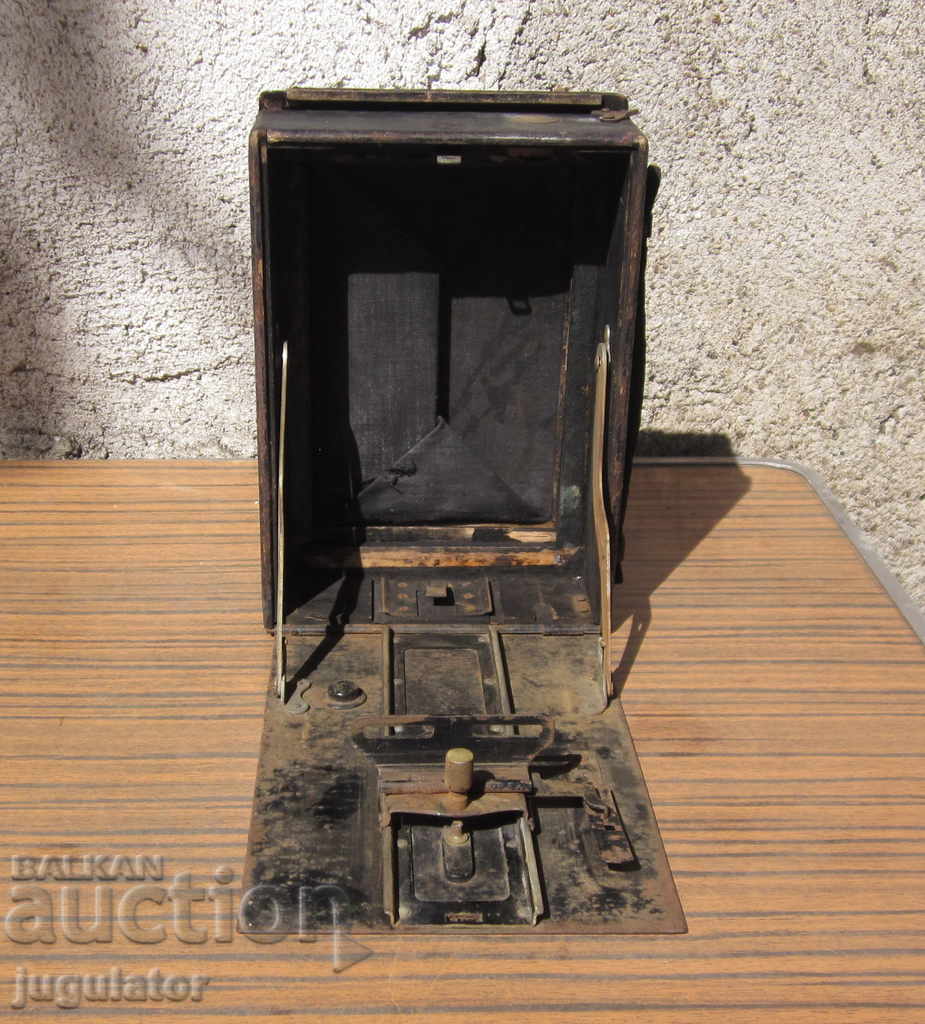 стара Германска кутия за старинен мехов фотоапарат