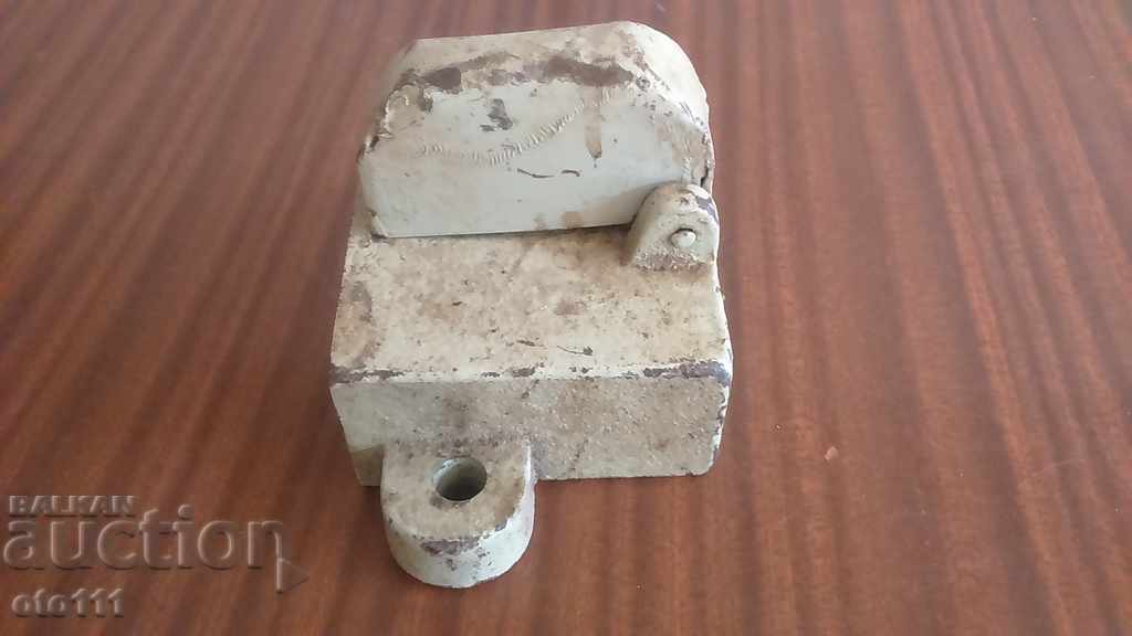 BROASCĂ MASIVĂ VECHE, ZĂVOR - 5