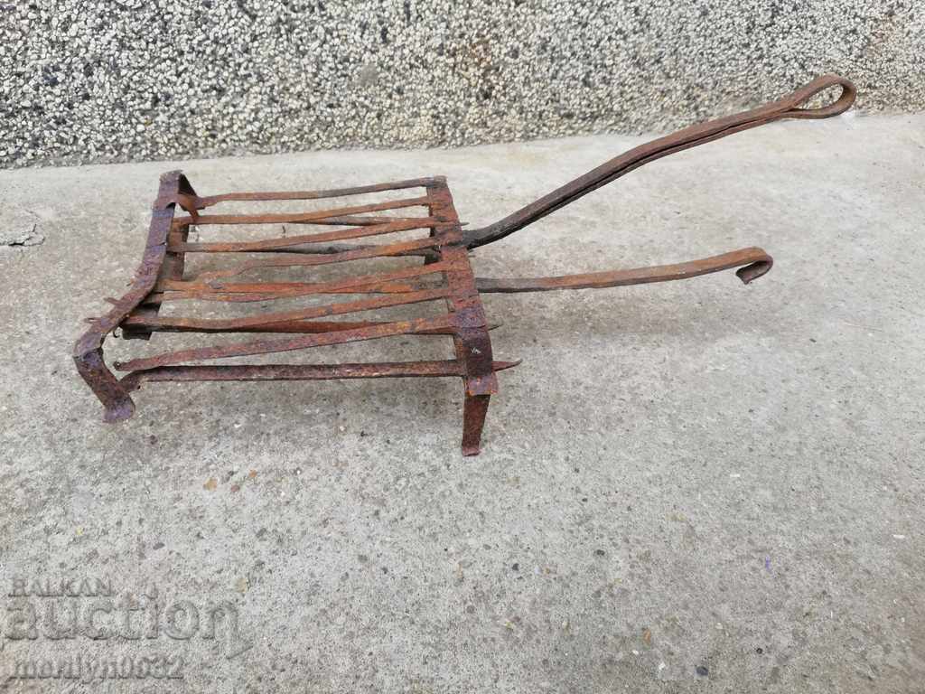 Auction Old hand-forged 2 piece steak grill, wrought iron Auction Old hand-forged 2 piece steak grill, wrought iron