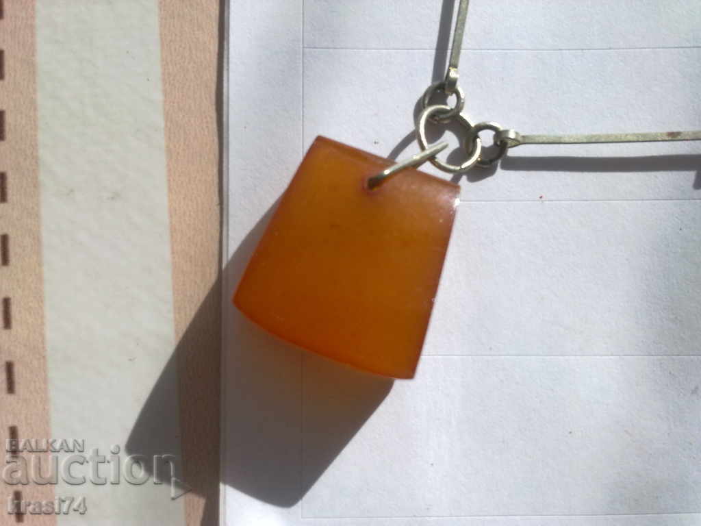 Delivery of Necklace with amber Delivery of Necklace with amber