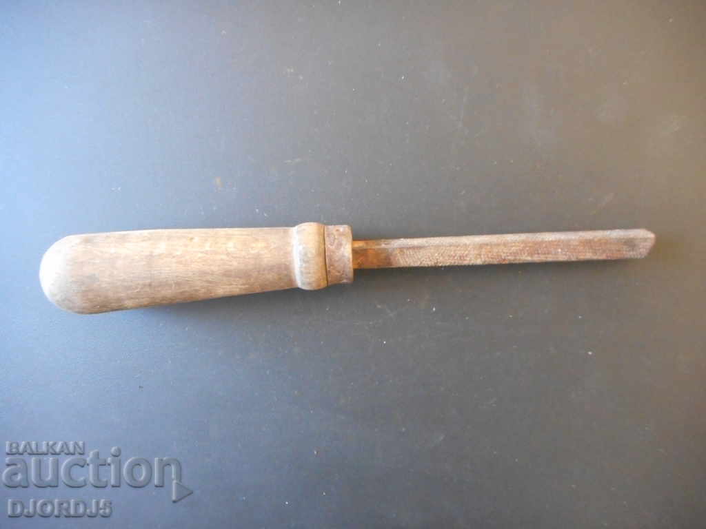 Old files, wooden handle
