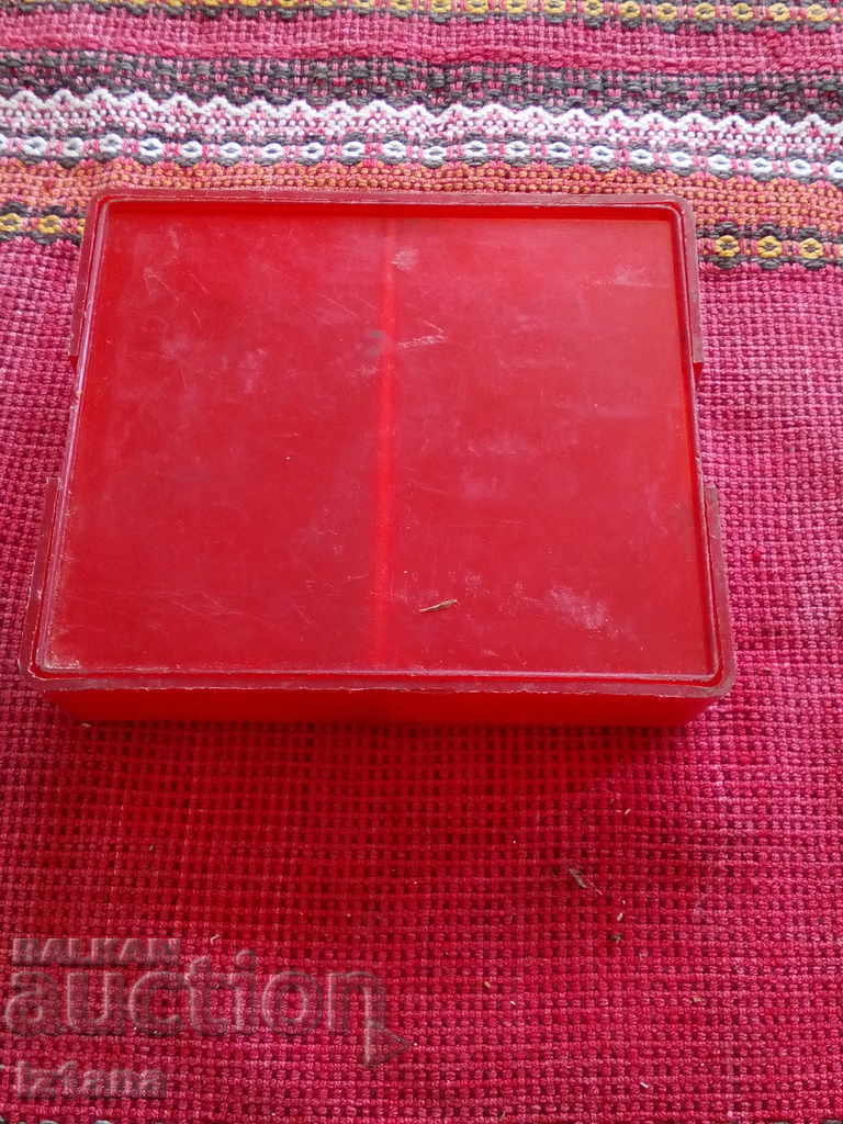 An old box, a box with price 5.00 BGN | € 2.56 An old box, a box with price 5.00 BGN | € 2.56