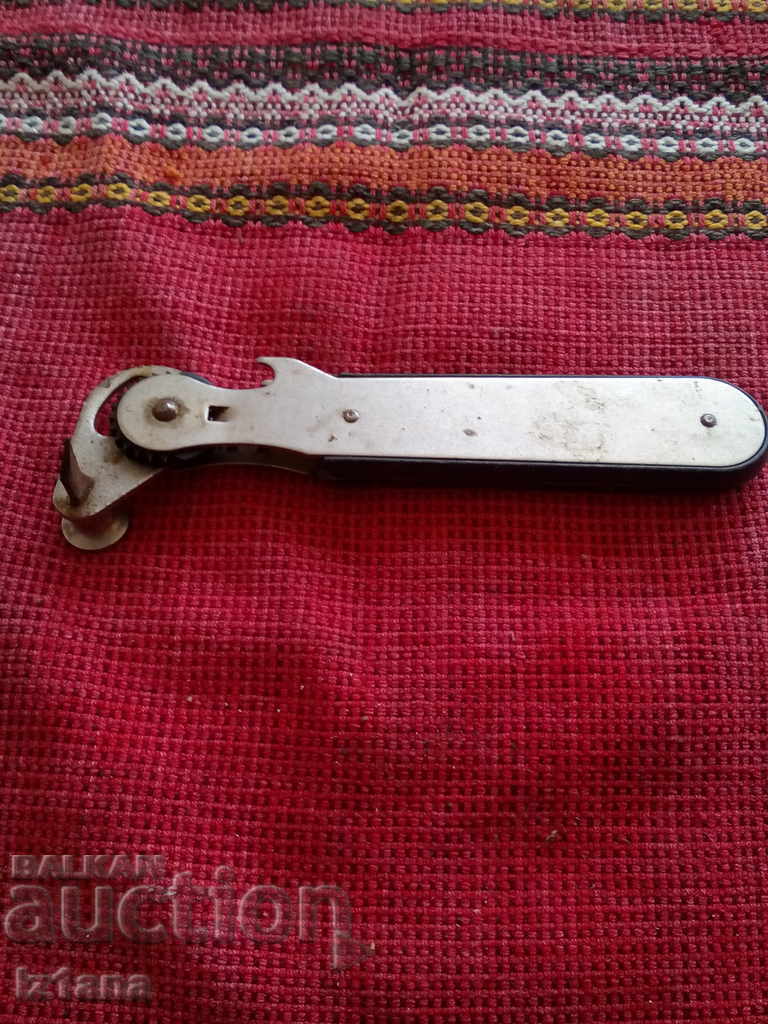 Παράδοση old ανοιχτήρι Παράδοση old ανοιχτήρι