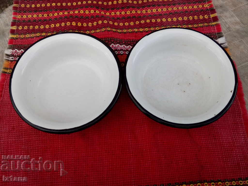 Old enamelled bowl, bowls with price 20.00 BGN | € 10.23 Old enamelled bowl, bowls with price 20.00 BGN | € 10.23