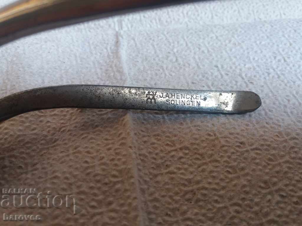 Auction  Lot of old objects