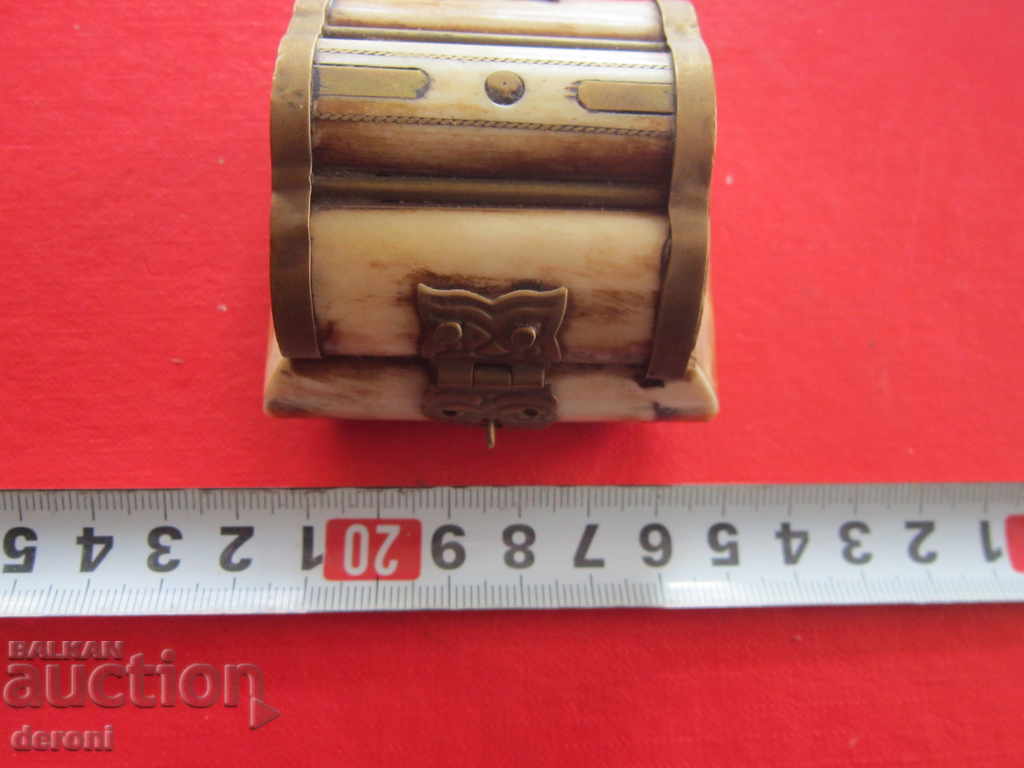 Кутийка кутия за бижута от бронз кост рог кокал