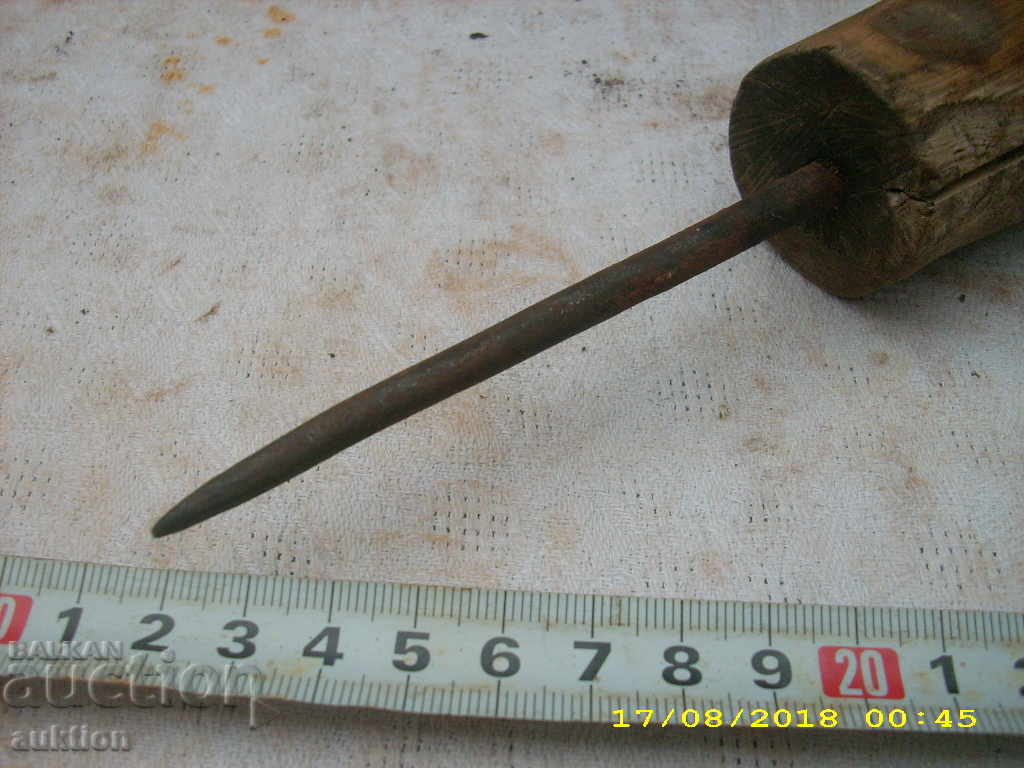 Delivery of OLD HORSE LARGE SHOULDER Delivery of OLD HORSE LARGE SHOULDER