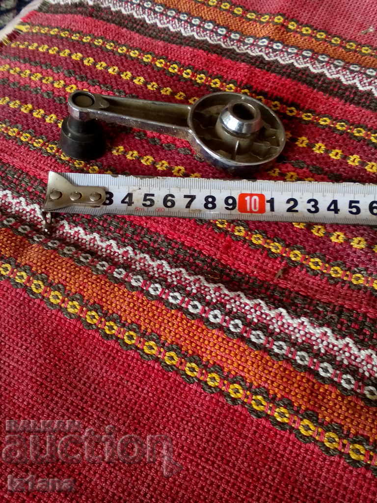 Delivery of An old glass crank Delivery of An old glass crank