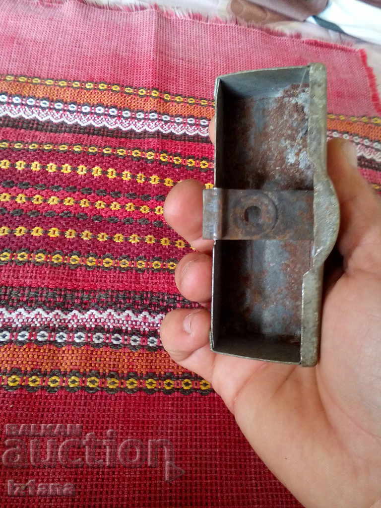 Scrumieră veche pentru o mașină - 5 Scrumieră veche pentru o mașină - 5