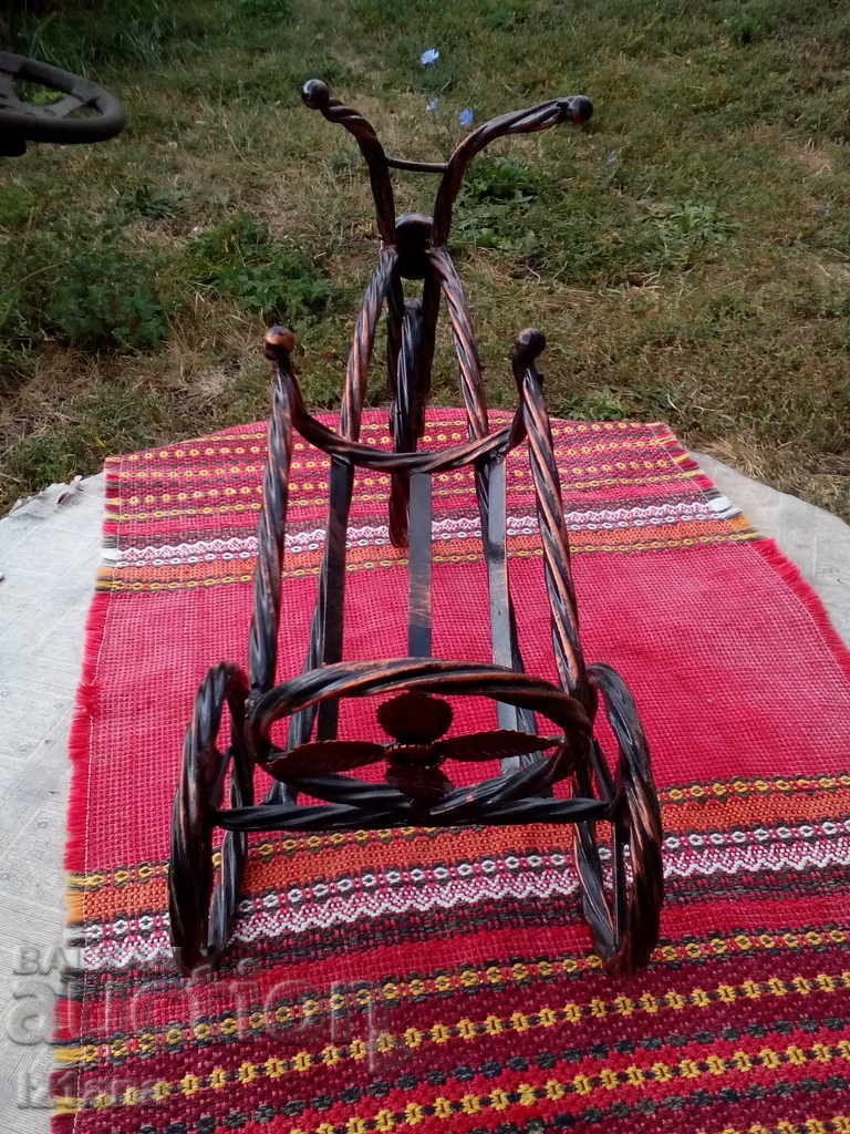 Wine holder with price 25.00 BGN | € 12.78 Wine holder with price 25.00 BGN | € 12.78