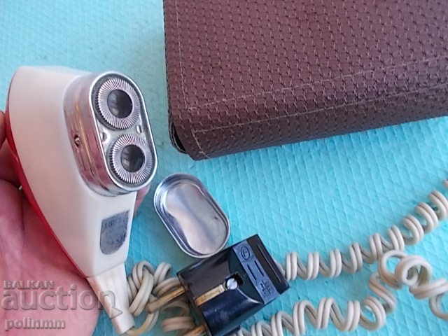 Old electric razor with price 20.00 BGN | € 10.23