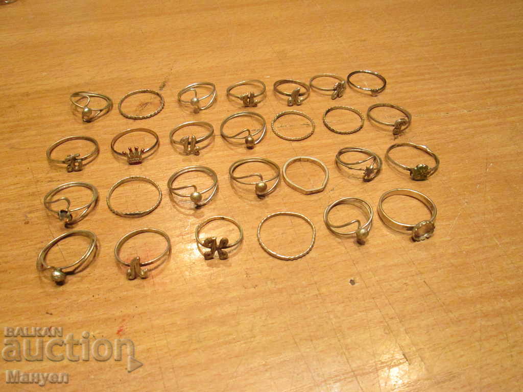 Продавам 27 броя стари пръстени.RRRRRRRRRR