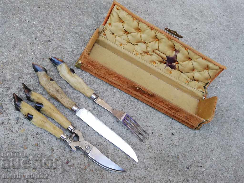 Παλιά μαχαιροπίρουνα για την εξυπηρέτηση από το εργοστάσιο στο πιρούνι πιρούνι