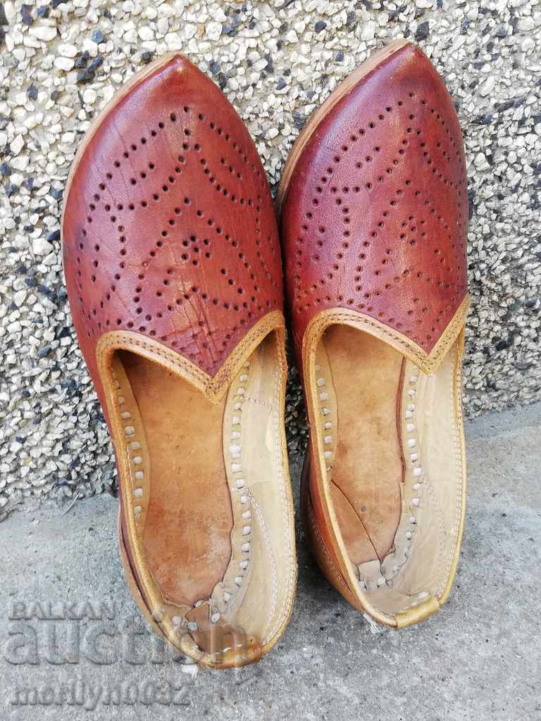 Воеводските обувки на капитан Петко Киряков ОРИГИНАЛ носия с цена 123.00 лв. | € 62.89 Воеводските обувки на капитан Петко Киряков ОРИГИНАЛ носия с цена 123.00 лв. | € 62.89