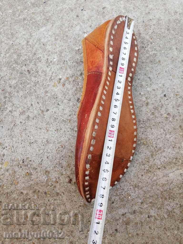 Аукцион Воеводските обувки на капитан Петко Киряков ОРИГИНАЛ носия Аукцион Воеводските обувки на капитан Петко Киряков ОРИГИНАЛ носия