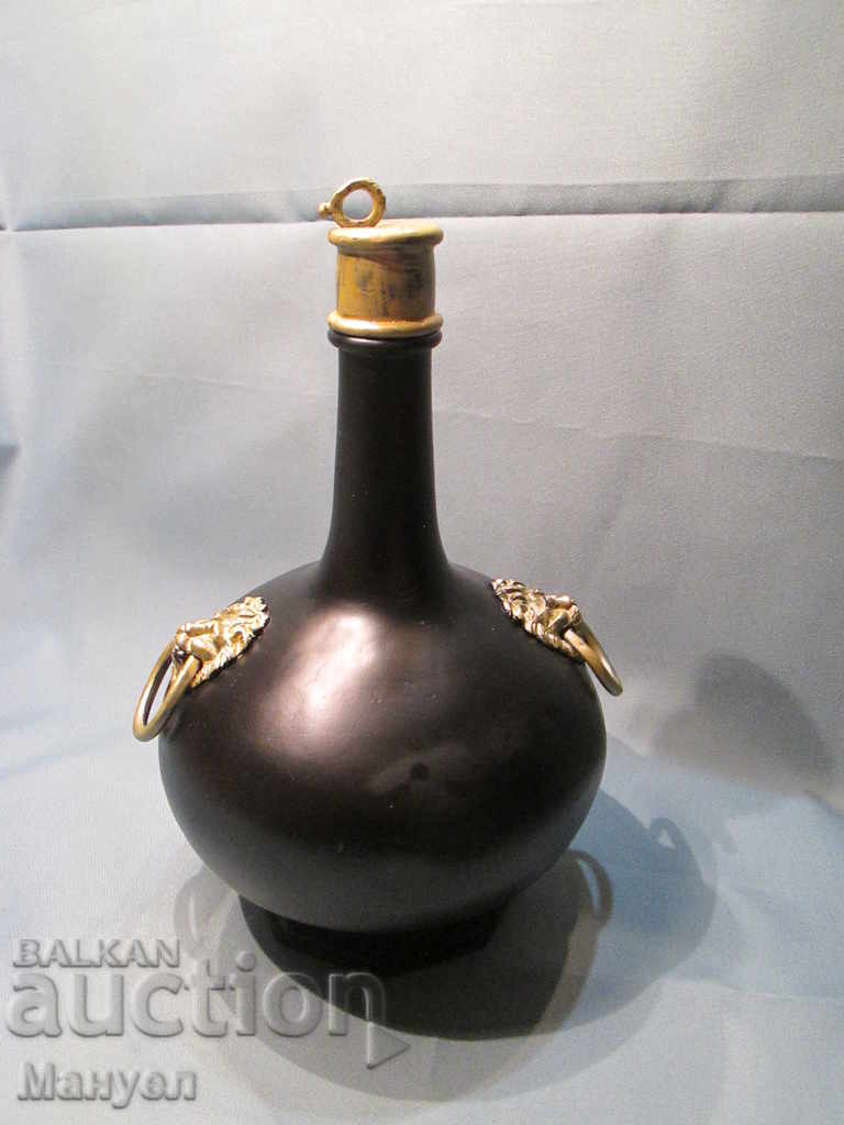 Sell ​​a beautiful, stylish, old tin bottle. with price 149.90 BGN | € 76.64