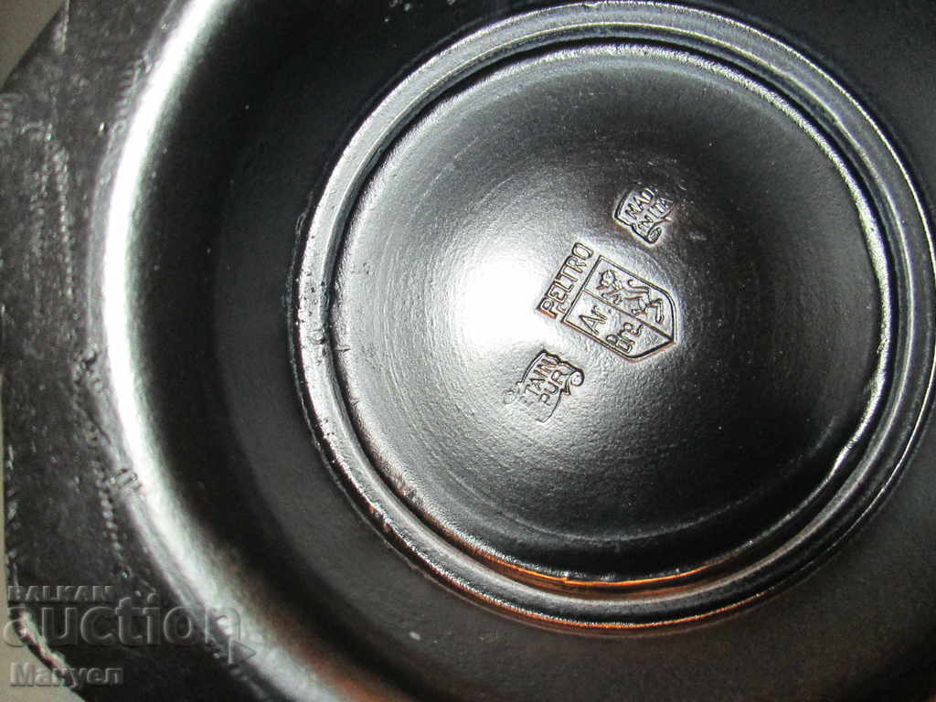 Sell ​​a beautiful, stylish, old tin bottle. - 6