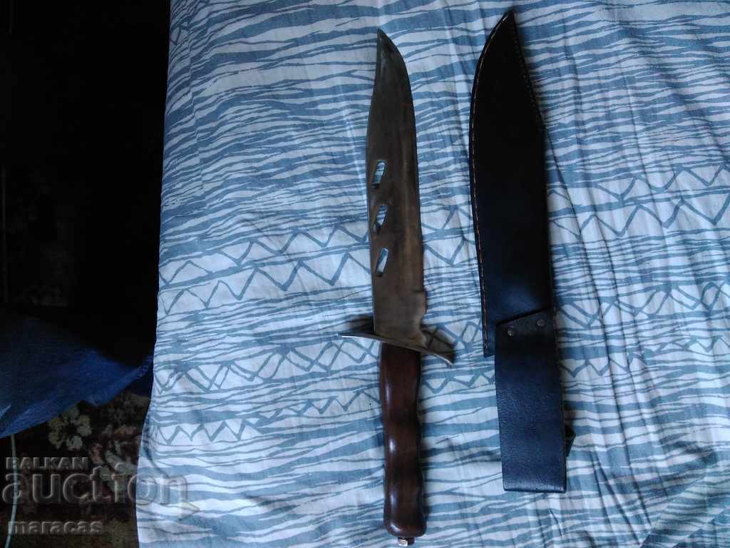 Παλιό χειροποίητο μαχαίρι τύπου Rambo με τιμή 85.00 BGN | € 43.46 Παλιό χειροποίητο μαχαίρι τύπου Rambo με τιμή 85.00 BGN | € 43.46