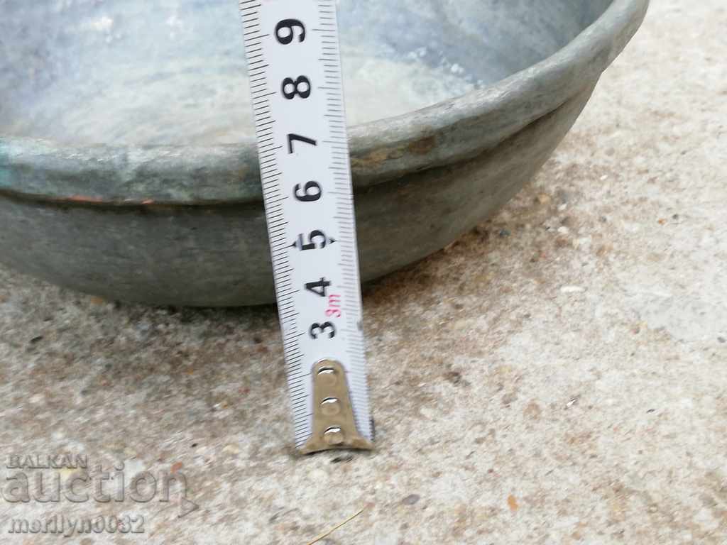 Auction  An old copper cup for a bath, a hammam, a baker, a bowl