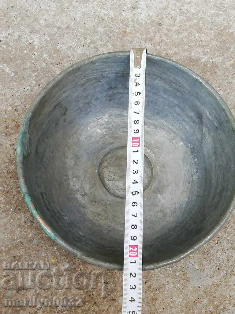 Delivery of An old copper cup for a bath, a hammam, a baker, a bowl