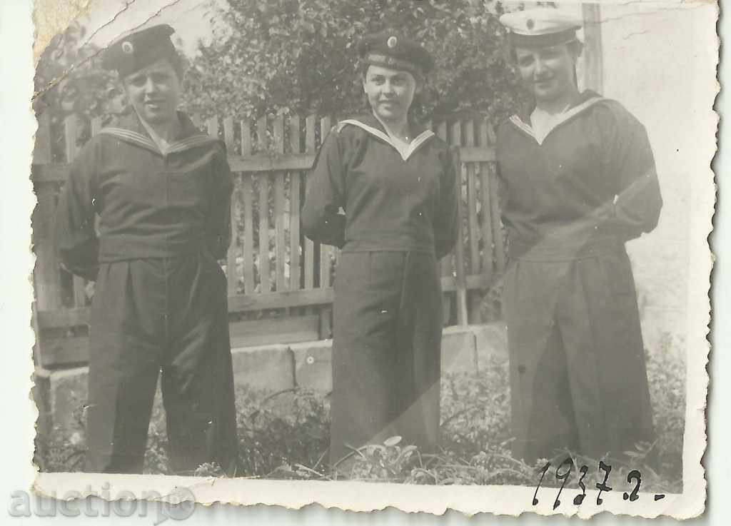 Old photo, small format, sailors