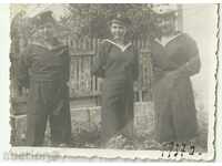 Old photo, small format, sailors