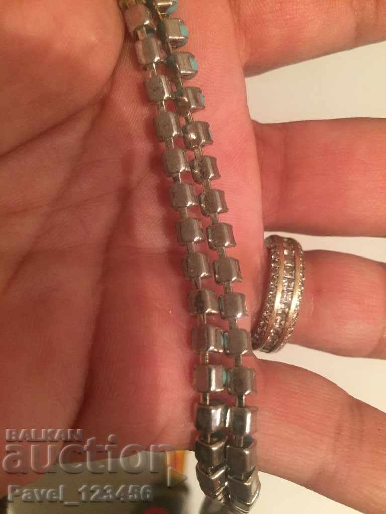 Livrarea Colier vechi cu turcoaz