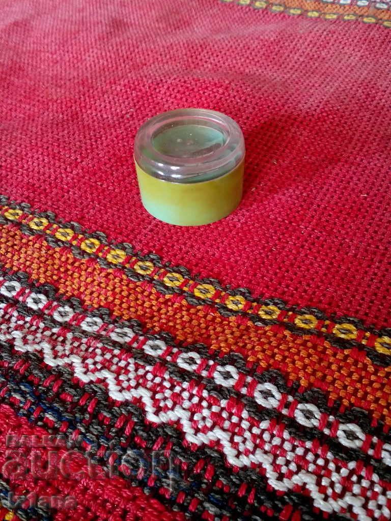 Old scraper with price 5.00 BGN | € 2.56 Old scraper with price 5.00 BGN | € 2.56