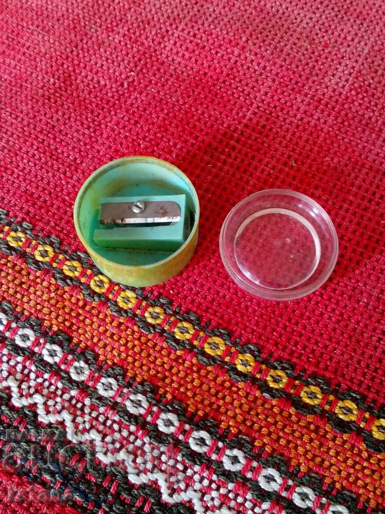 Delivery of Old scraper Delivery of Old scraper