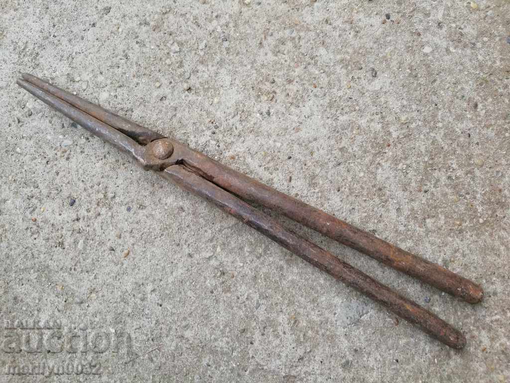 Auction Blacksmith's tongs wrought iron tool Auction Blacksmith's tongs wrought iron tool