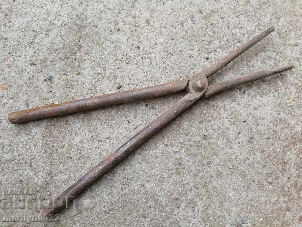 Blacksmith's tongs wrought iron tool - 6 Blacksmith's tongs wrought iron tool - 6