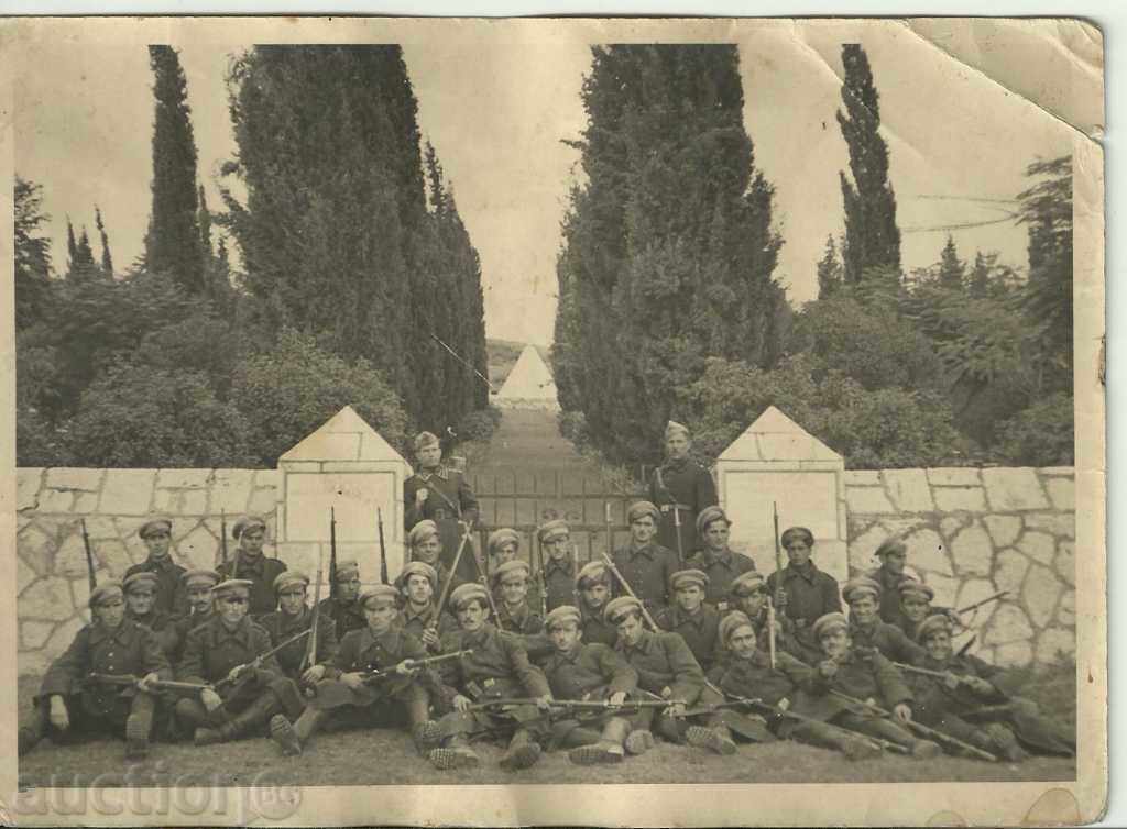 fotografie veche, cimitir militar în Macedonia - mesele din afara ...