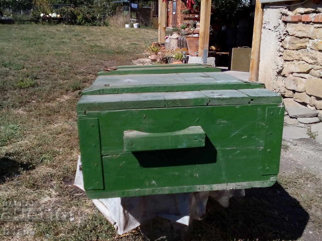 O cutie militară veche cu preț 90.00 BGN | € 46.02