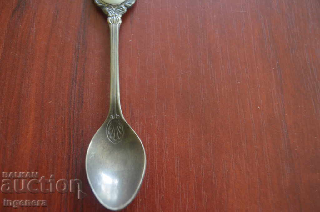 Auction COLLECTIONAL LOYALTY Auction COLLECTIONAL LOYALTY