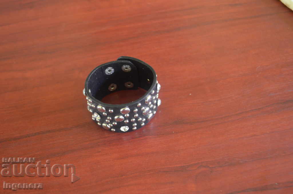 ROCKER ROCKERS cu preț 6.00 BGN | € 3.07 ROCKER ROCKERS cu preț 6.00 BGN | € 3.07