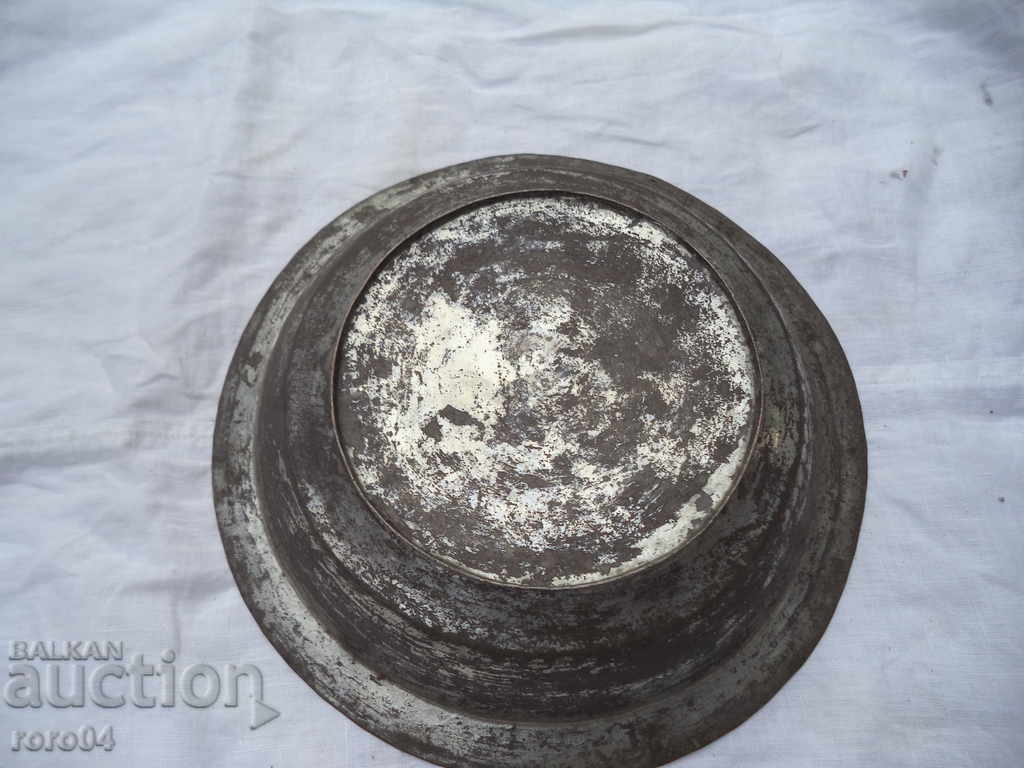 RABBIT HANGER BAKERY PANK - MARKED - "M" - 6 RABBIT HANGER BAKERY PANK - MARKED - "M" - 6