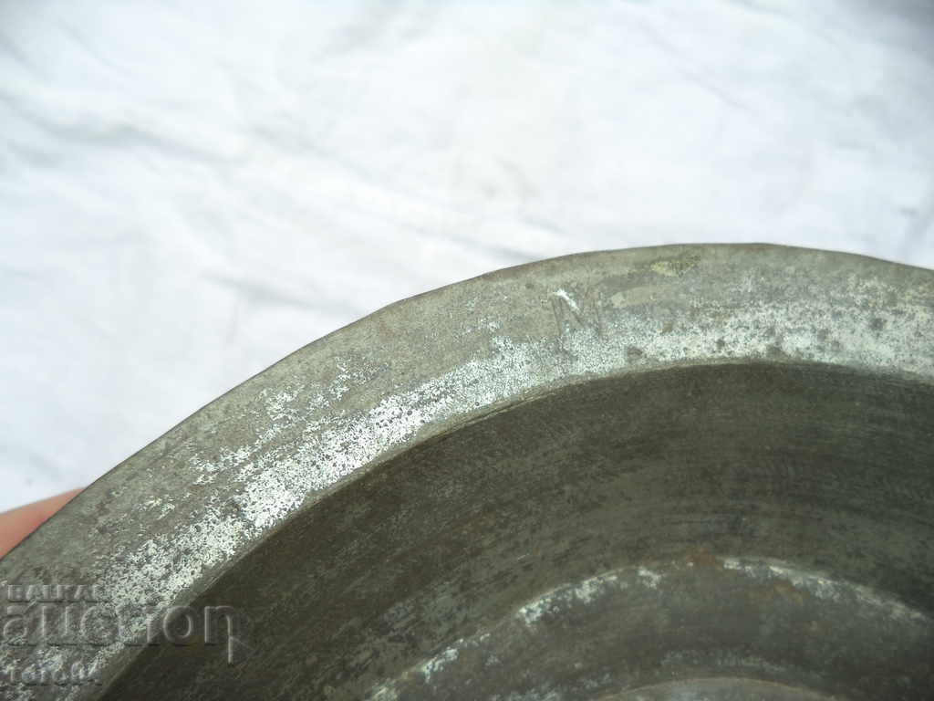 RABBIT HANGER BAKERY PANK - MARKED - "M" - 7 RABBIT HANGER BAKERY PANK - MARKED - "M" - 7