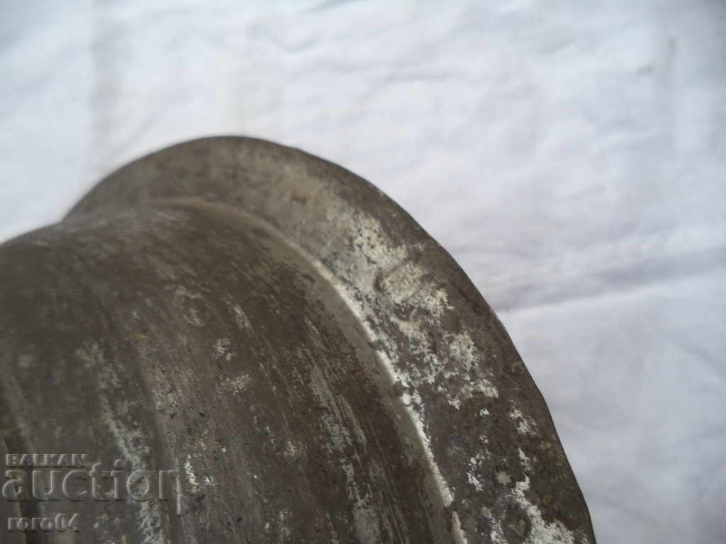 Auction RABBIT HANGER BAKERY PANK - MARKED - "M" Auction RABBIT HANGER BAKERY PANK - MARKED - "M"